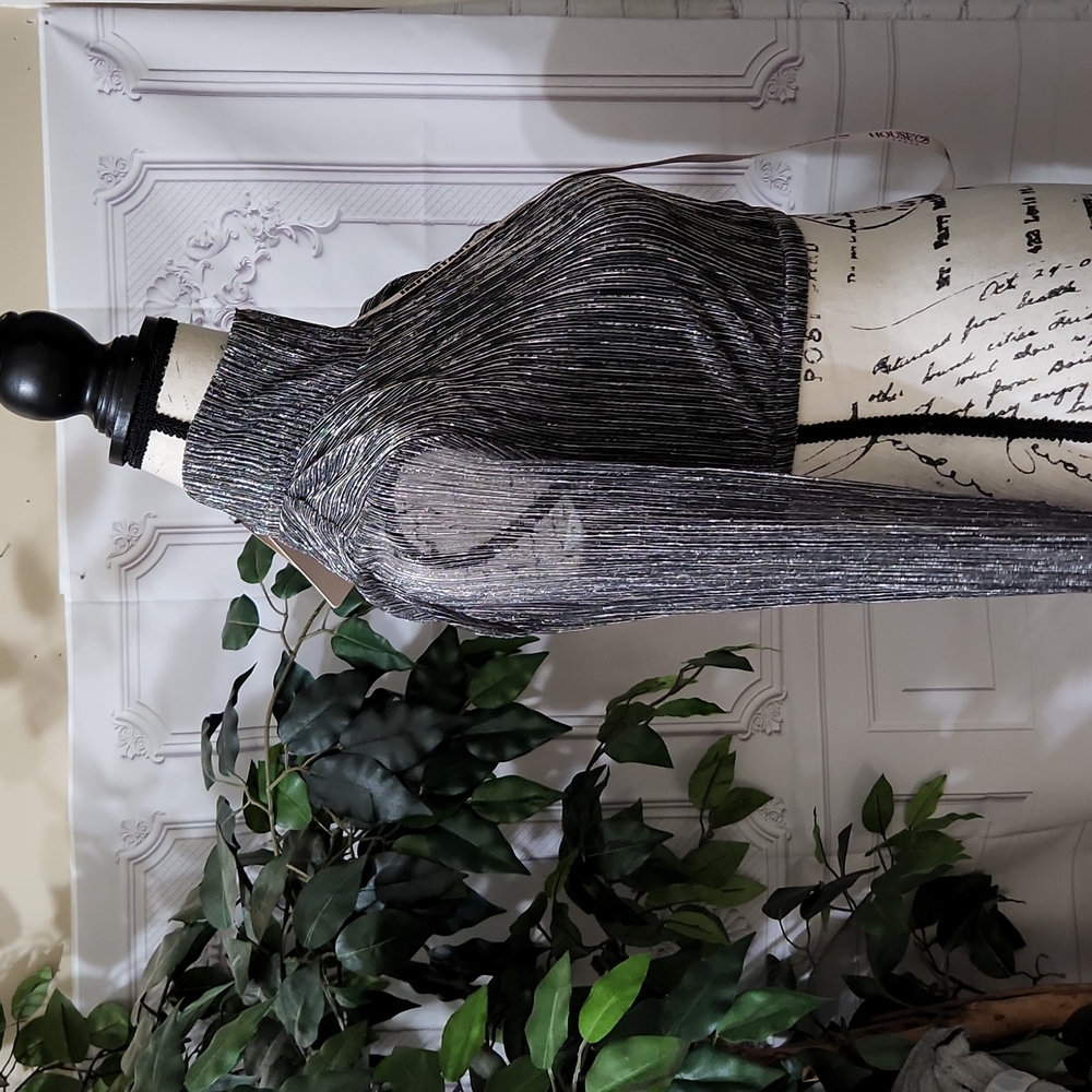House of CB "Tamara" Silver Lurex Crop Top NWT - Picture 3 of 12